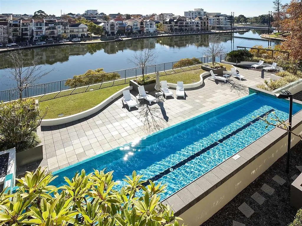 Aparthotel East Perth Suites Hotel