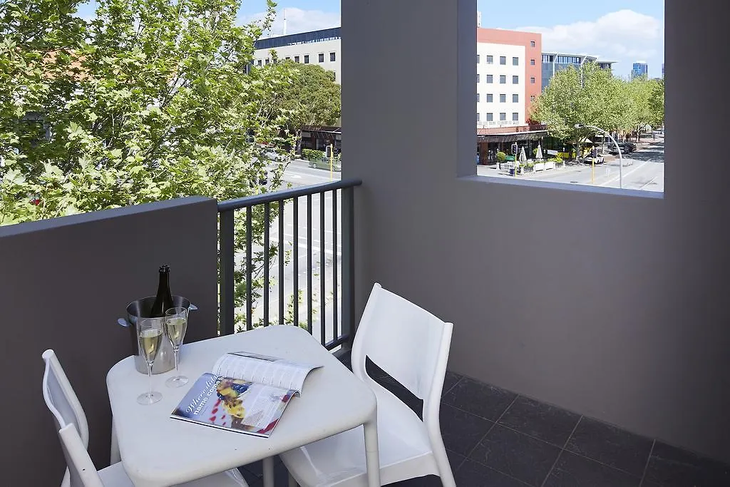 East Perth Suites Hotel 4*,
