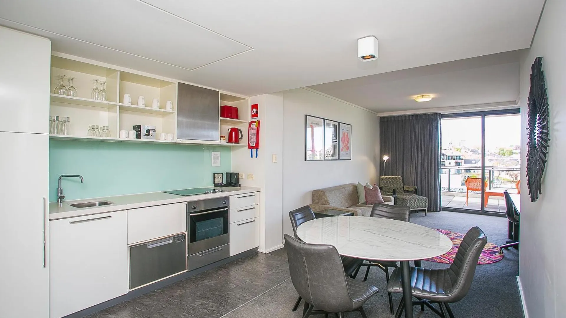 Aparthotel East Perth Suites Hotel