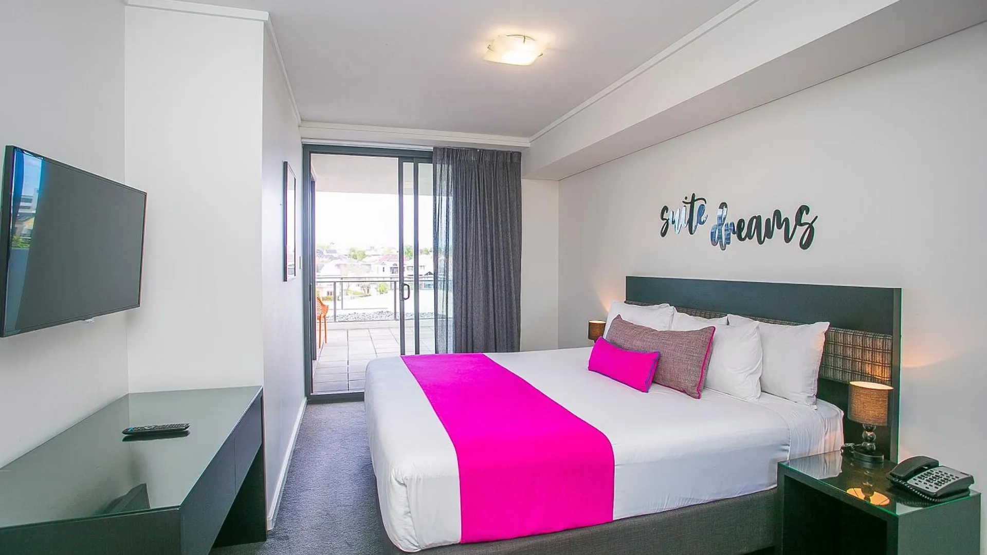 East Perth Suites Hotel Aparthotel