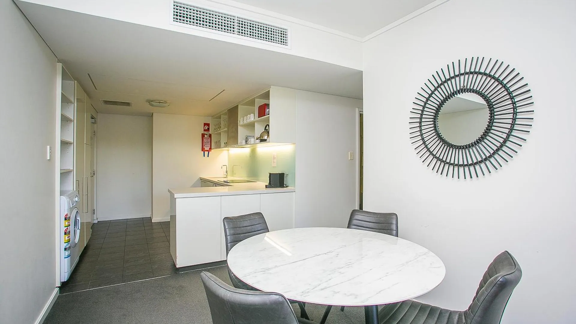 **** Aparthotel East Perth Suites Hotel Australia