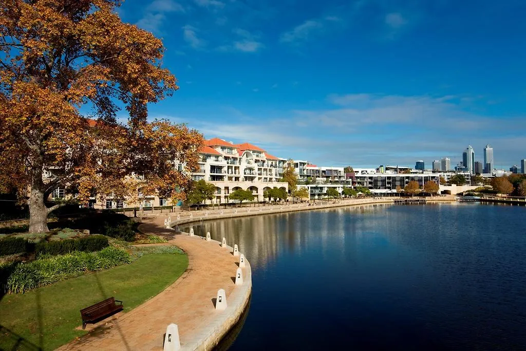 East Perth Suites Hotel 4*,